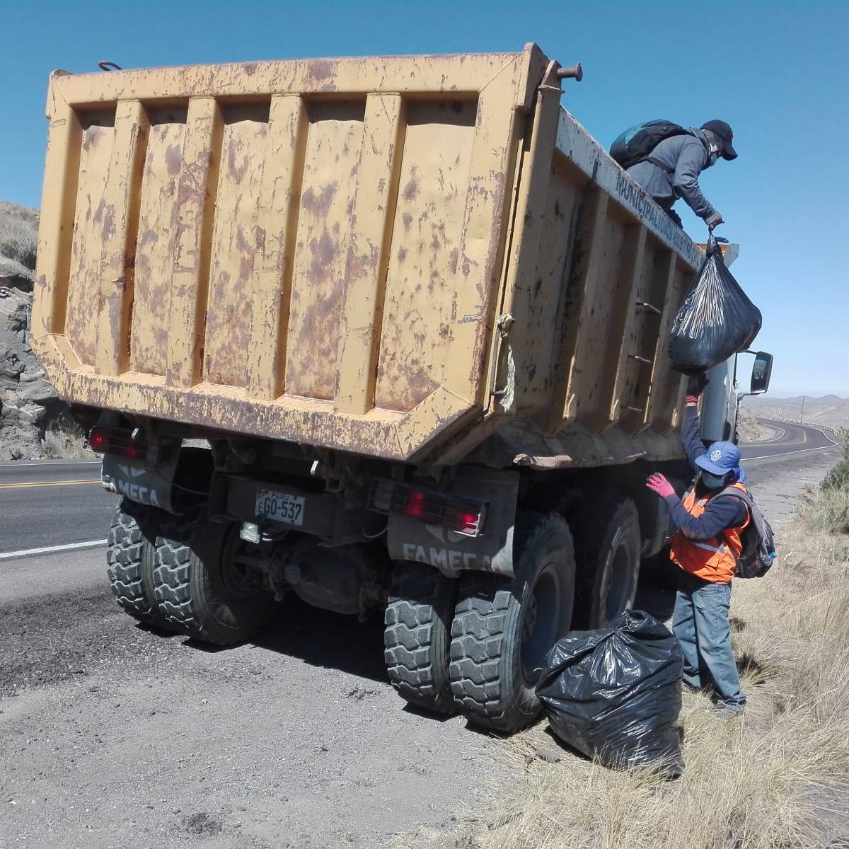 Recogen 80 toneladas de basura en Yura - Diario EP - Perú