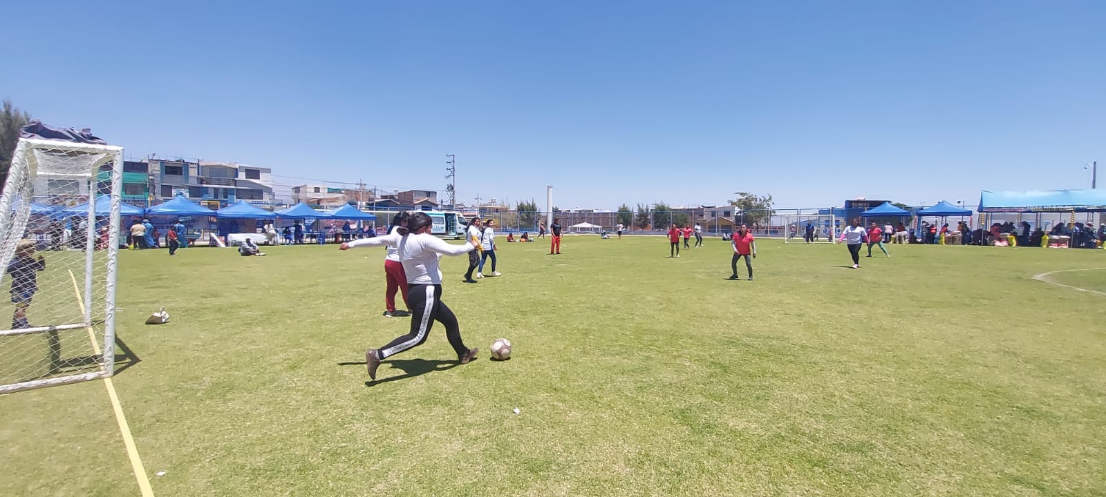 Ollas comunes disputan torneo de fútbol en Cayma - Diario EP - Perú